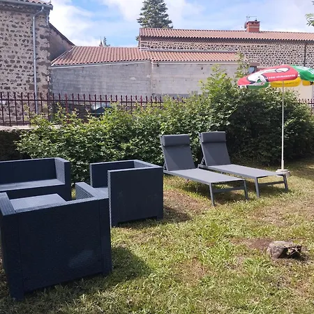 La Canissa Carrada Pour 14 Personnes Apartment Chaspuzac
